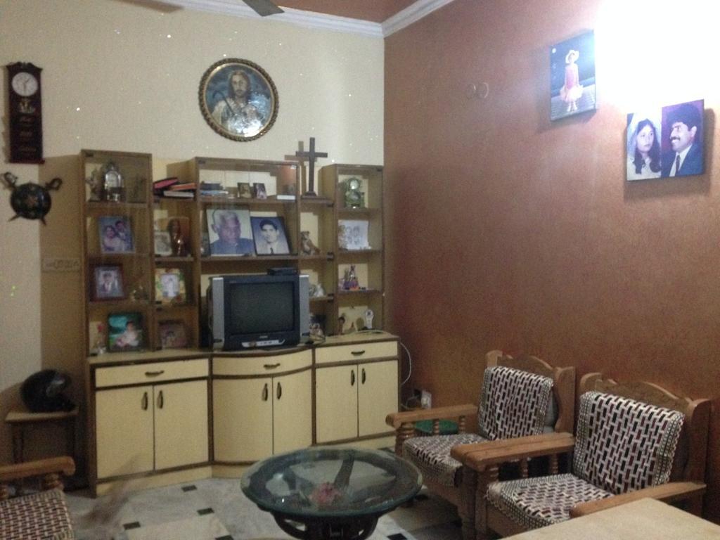 Thomas Home Stay Agra  Bagian luar foto